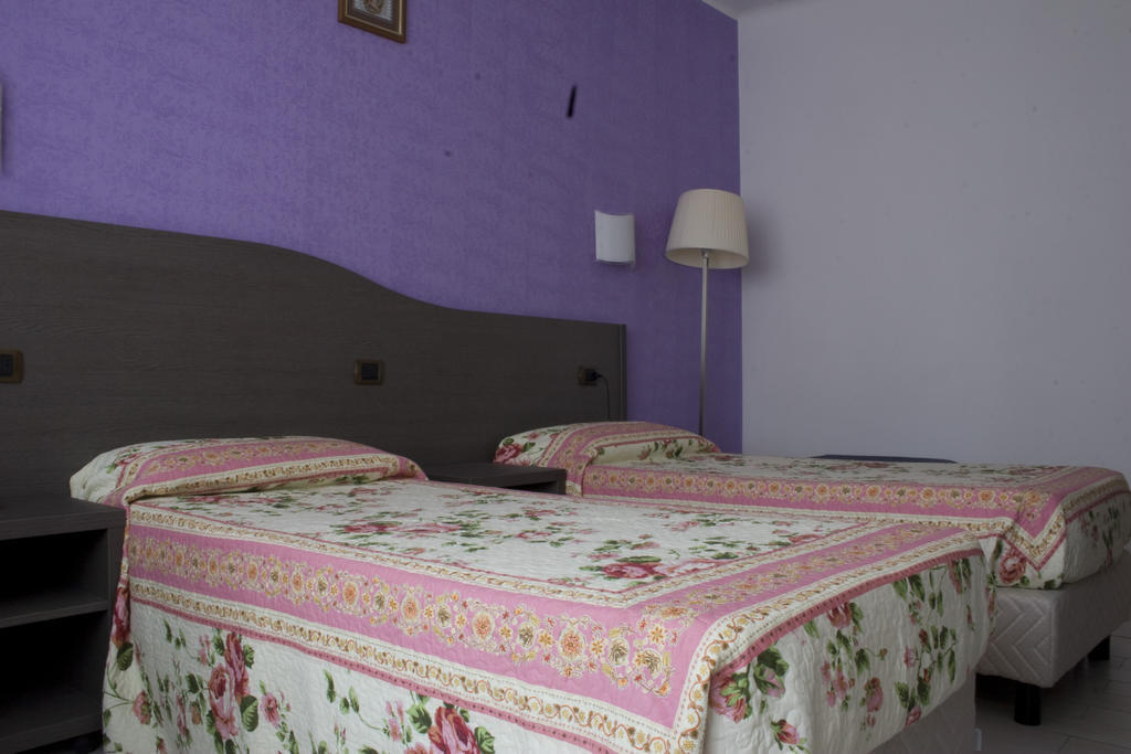 Hotel Renato Сесто Сан Джовани Екстериор снимка