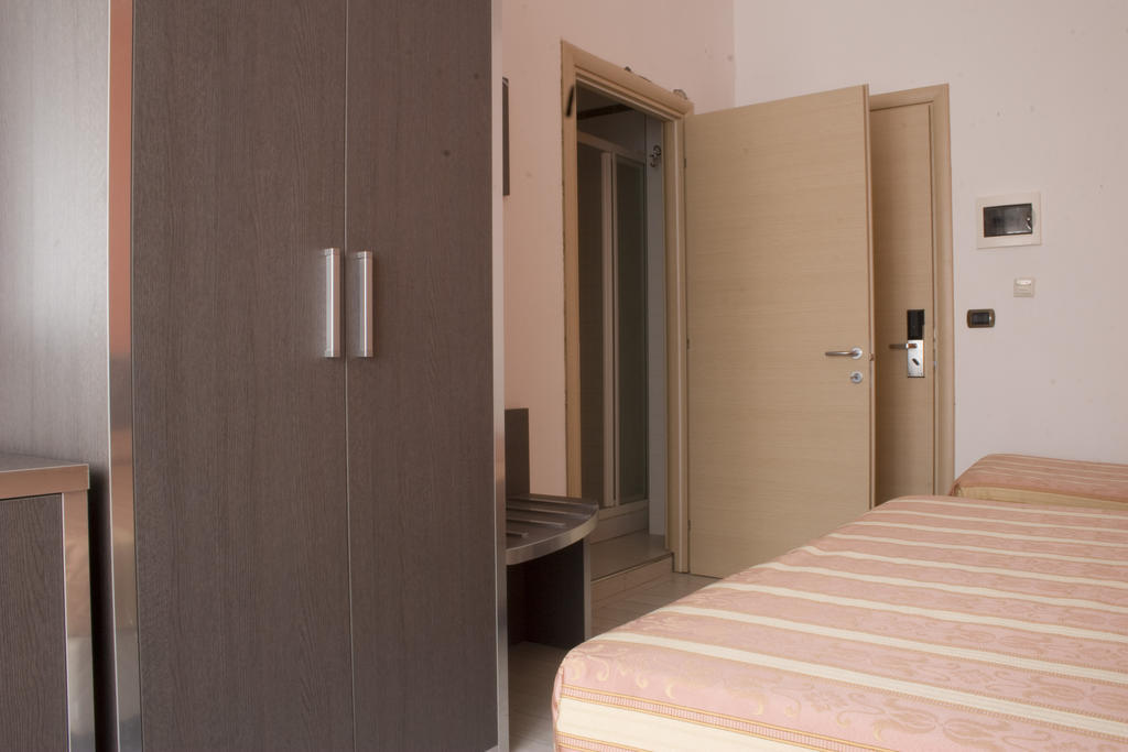 Hotel Renato Сесто Сан Джовани Стая снимка