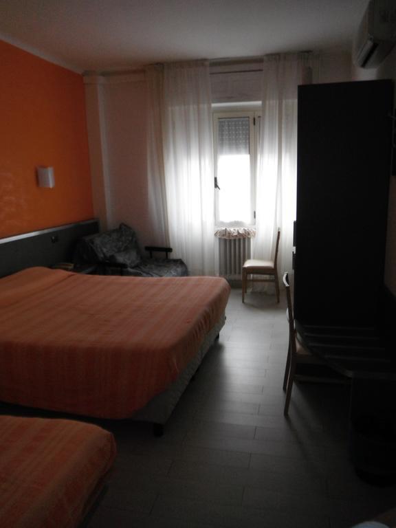 Hotel Renato Сесто Сан Джовани Екстериор снимка