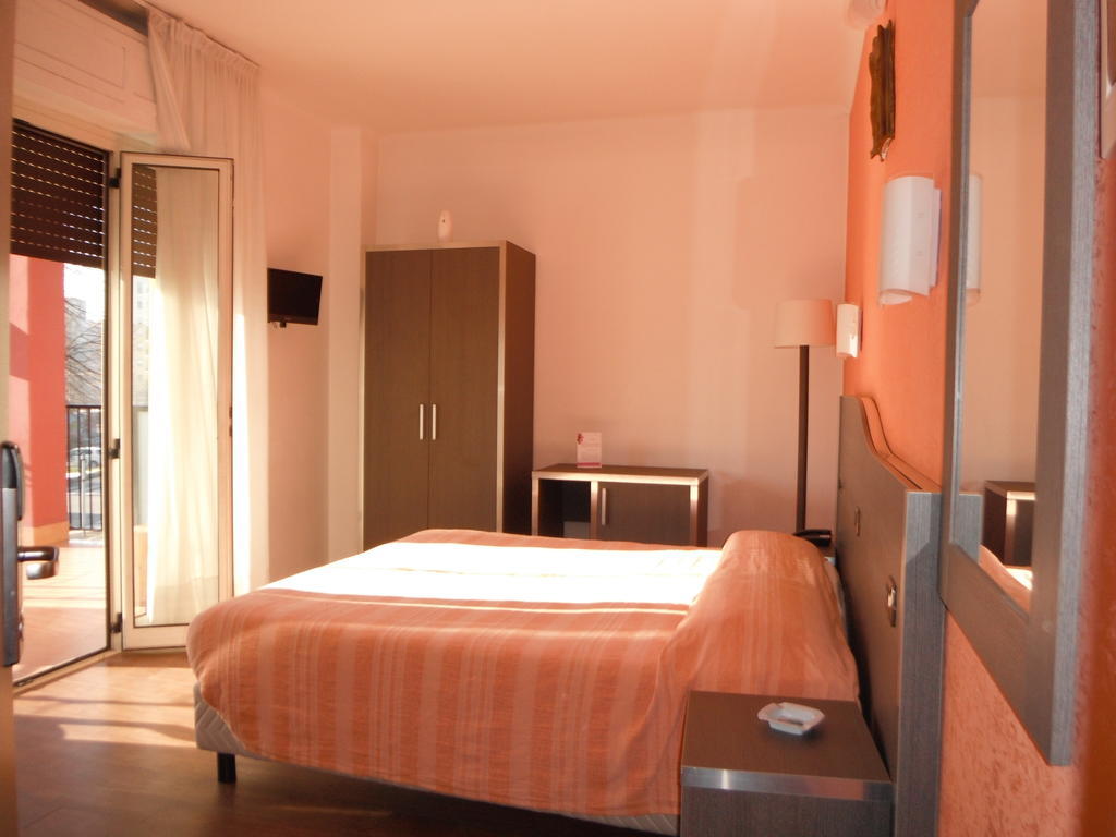 Hotel Renato Сесто Сан Джовани Стая снимка