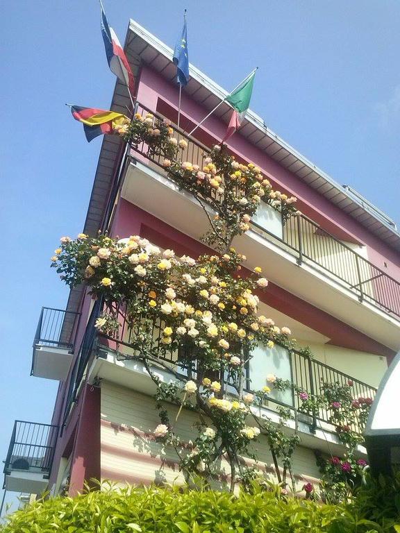 Hotel Renato Сесто Сан Джовани Екстериор снимка