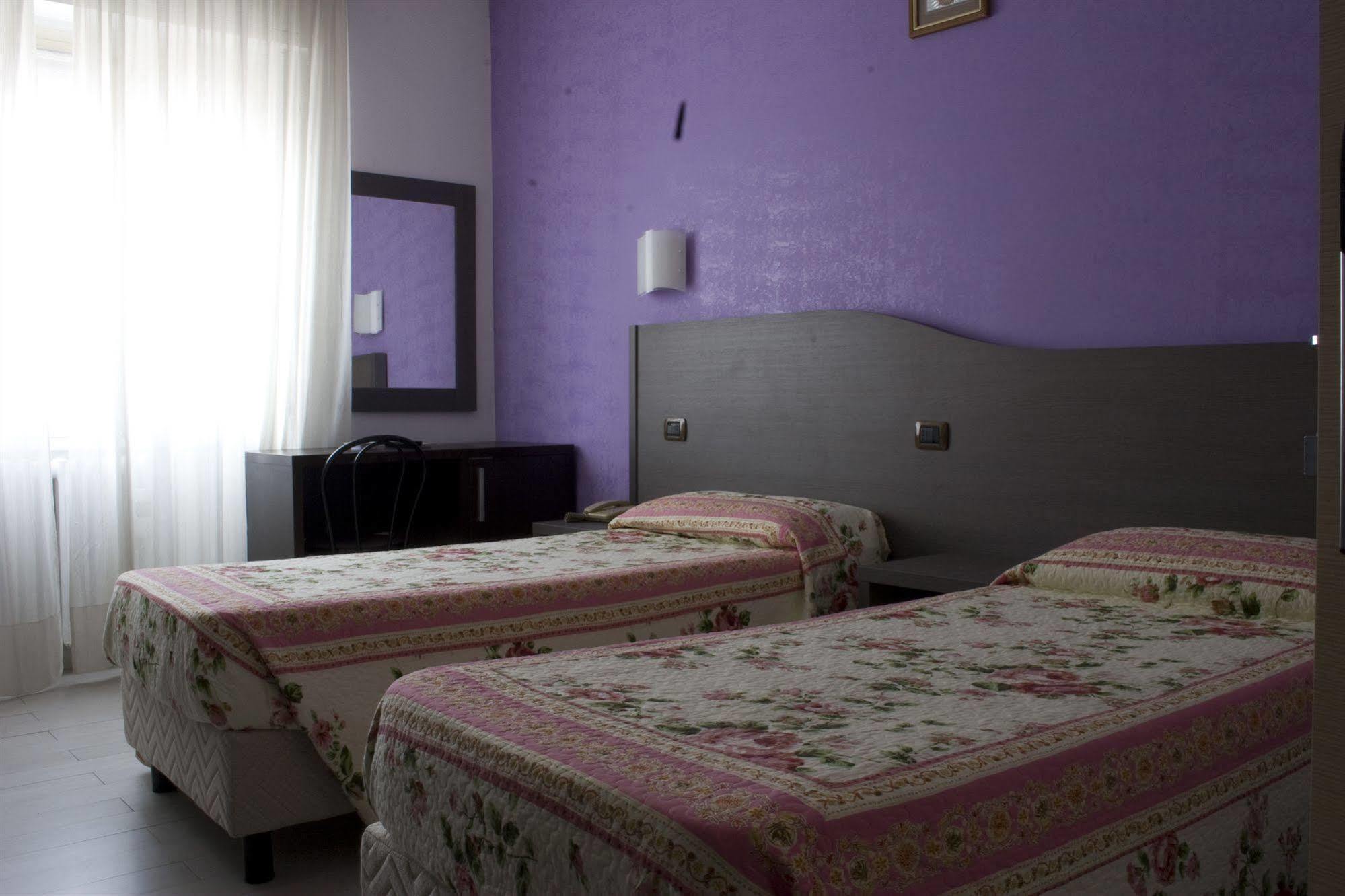Hotel Renato Сесто Сан Джовани Екстериор снимка